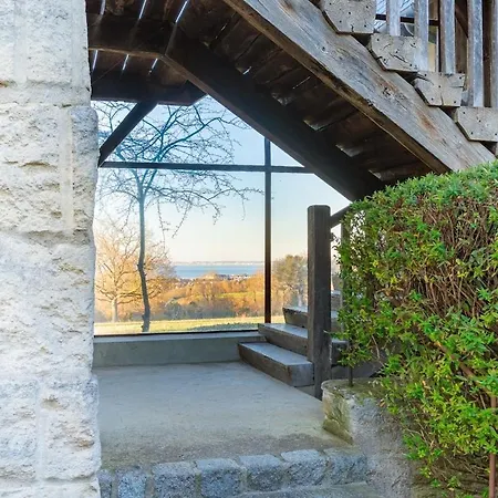 L'ecrin - Secluded Retreat - Golf & Racecourse Apartment