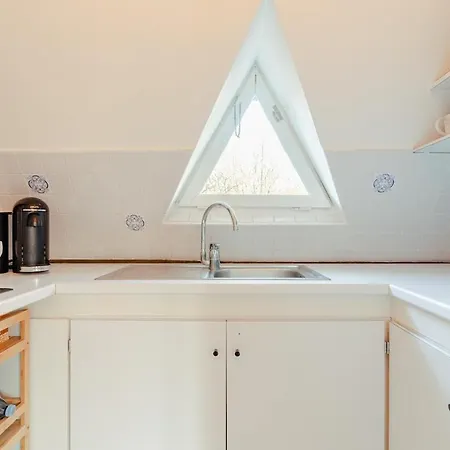 L'ecrin - Secluded Retreat - Golf & Racecourse Apartment