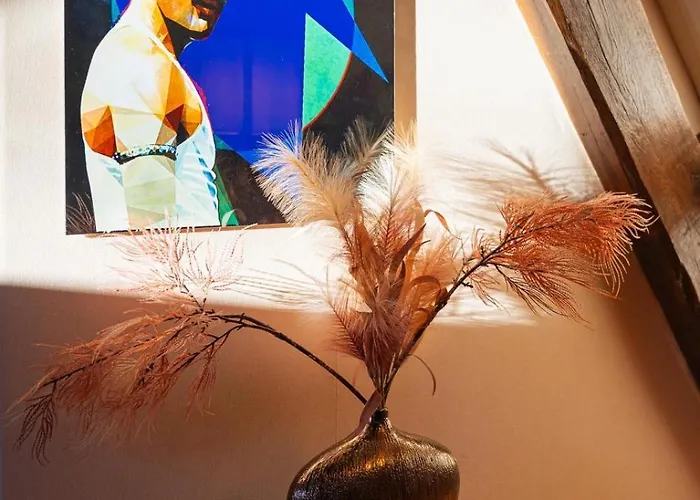 L'ecrin - Secluded Retreat - Golf & Racecourse Apartment