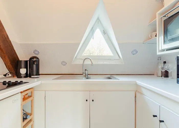 L'ecrin - Secluded Retreat - Golf & Racecourse Apartment